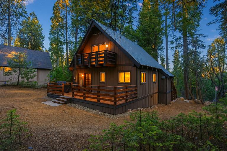 Boss's Cabin - Boss-level views, zero stress! - B&B Shaver Lake
