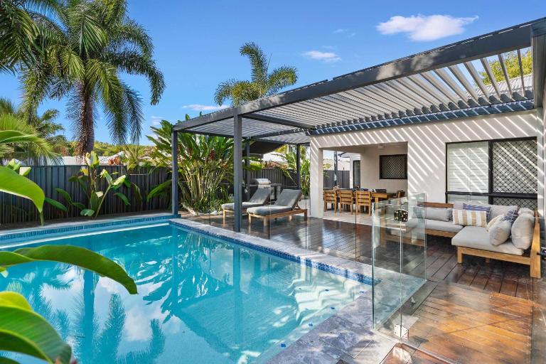 Curlews Nest 4BR Pool, BBQ & Kewerra Beach - B&B Carapook