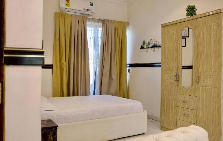 Ft realty properties 3 - B&B Accra