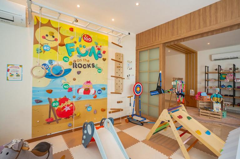 Cheekaaboo Playhouse Ipoh I Private Pool Family Stay with Indoor Playzone - B&B Ipoh