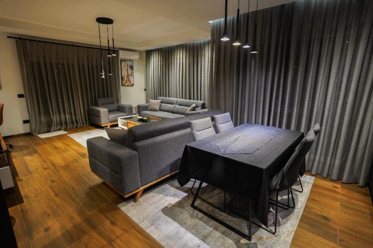 Blackwood Apartment - B&B Prishtina