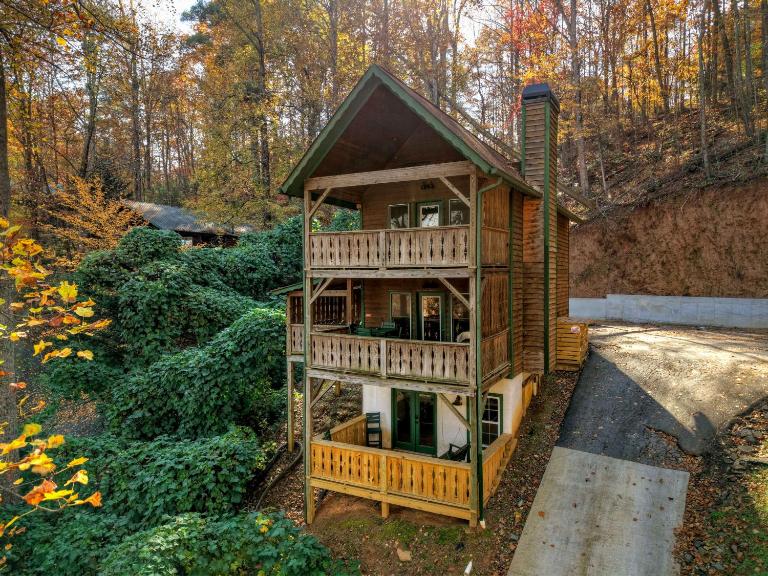 New Mtn&City Views Hot Tub Sauna Arcade Pool - B&B Helen