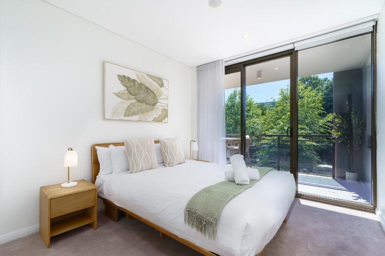 Luxury Newly Furnished 2BR Apartment in Barton - Hosted by Canstay - Bed and Breakfast Broughton Vale