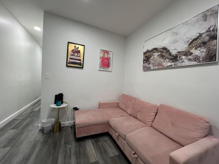 VibeHaus Midtown - Bed and Breakfast New York