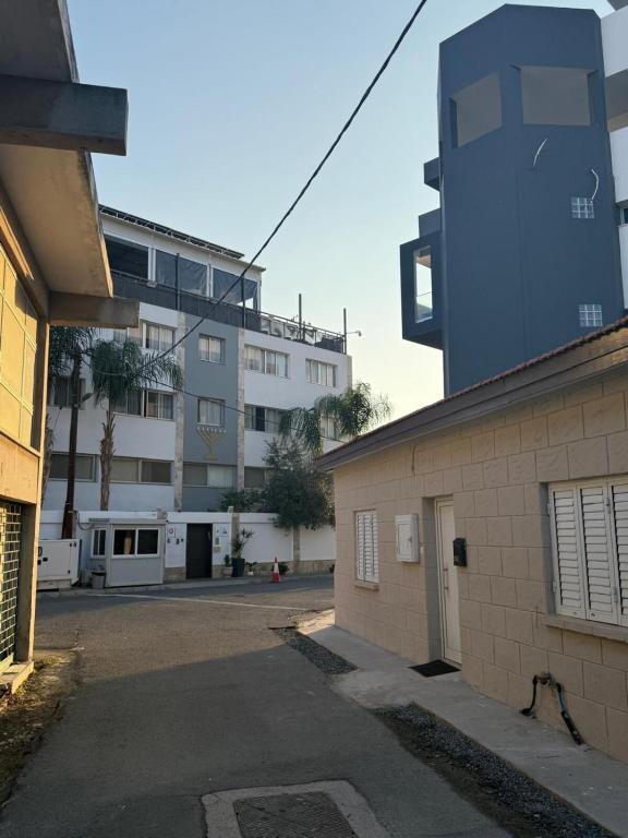 Town House, 10m from Chabad Lubavitch - B&B Larnaka