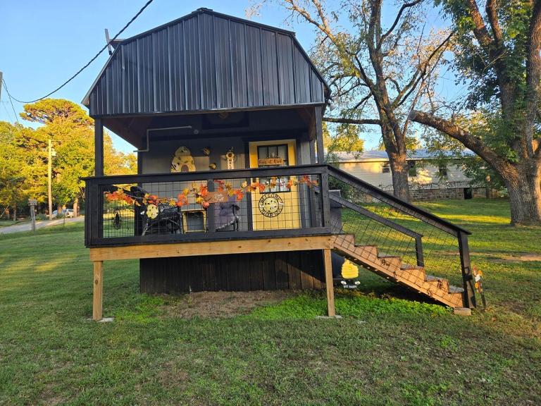 The Honey House a cozy retreat for one or two - Chambres d'hôtes Marshall