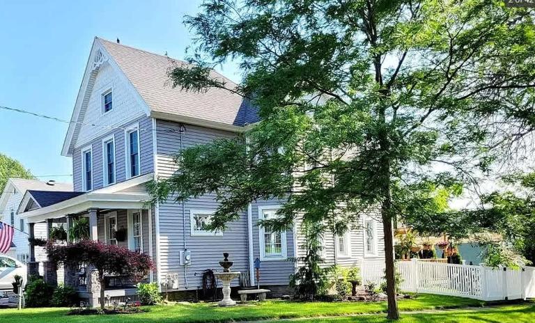 The Hamilton Harbor House - B&B Oswego