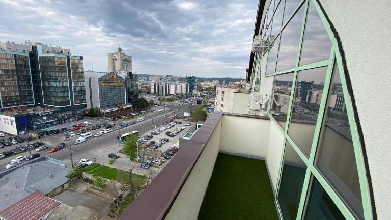 Extra Apartments with Terasa Central street Stefan cel Mare Boulevard - B&B Chişinău