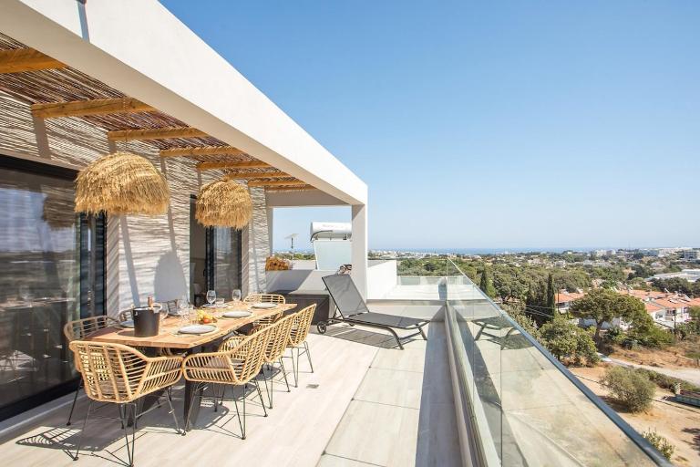 Rodos Nest with terrace and seaview - B&B Asgourou