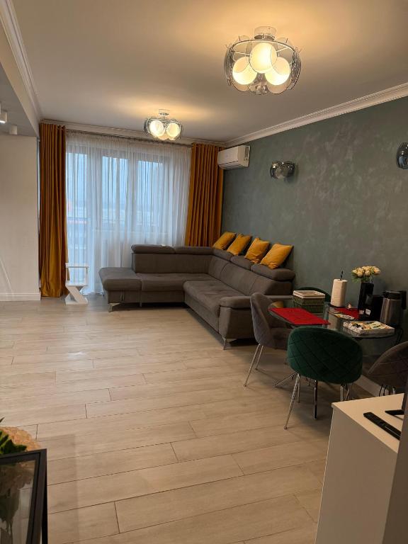 Cozy Apartment Promenada Mall - B&B Craiova