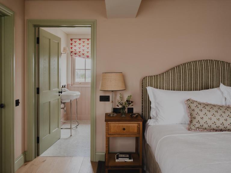 Luxury Landmark Stay in the Cotswolds with terrace & parking - B&B Stow on the Wold