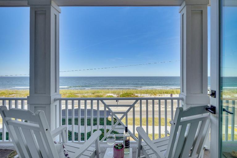 Oceanfront Retreat in Flagler Beach! Bright Apt - Ferienwohnung Flagler Beach