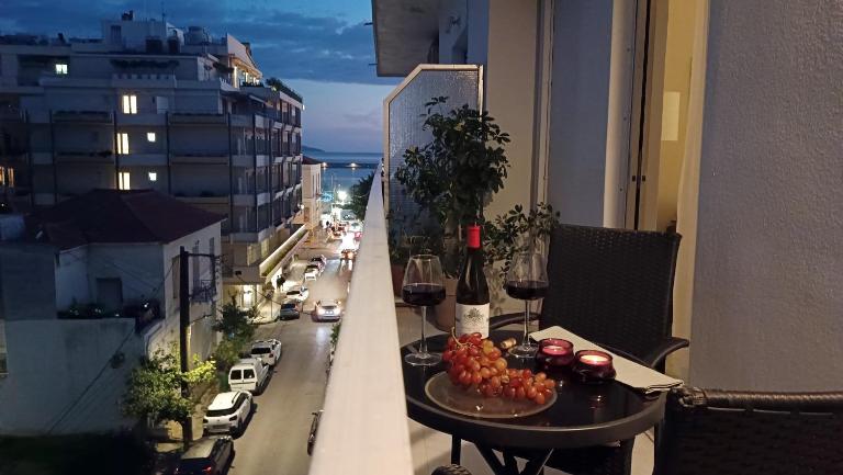 Ethereal Luxury Apartment - B&B Kalamata