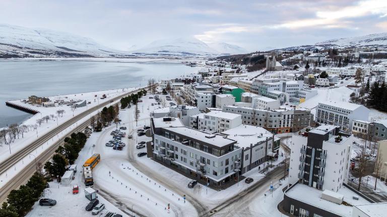 New Downtown Retreat - B&B Akureyri