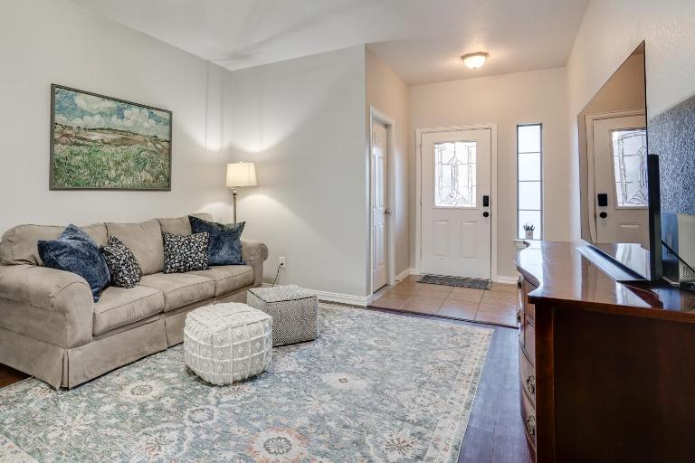 1 Mi to Historic Dtwn Weatherford: Home w/ Yard - B&B Weatherford