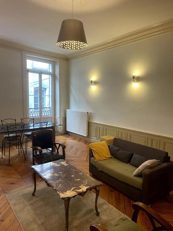 Le charme du Puy dans une ancienne verrerie - Bed and Breakfast Le Puy-en-Velay