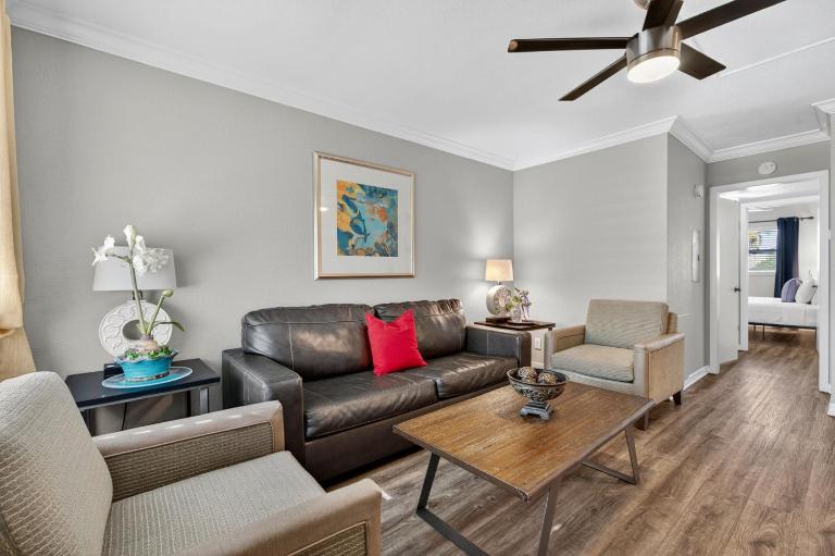 Sunset Beach Suites Unit 7 - Bed and Breakfast St. Pete Beach