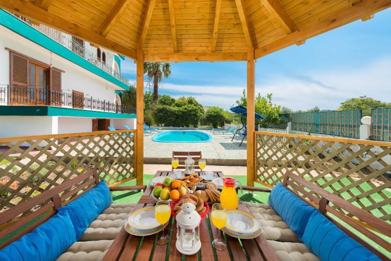 Villas Marianna - Bed and Breakfast Kalavárda