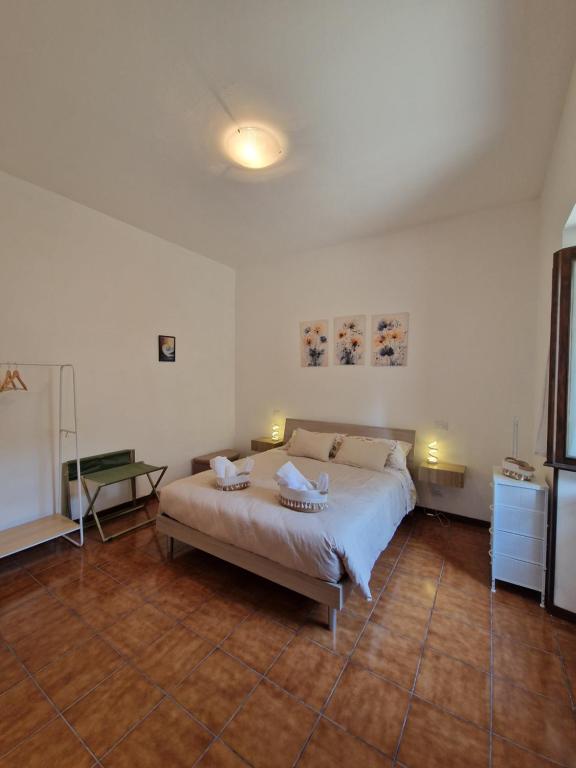 Charming Home with Private Patio near Swiss Border and Transport - Daisy, Loggiadeifiori - B&B Como