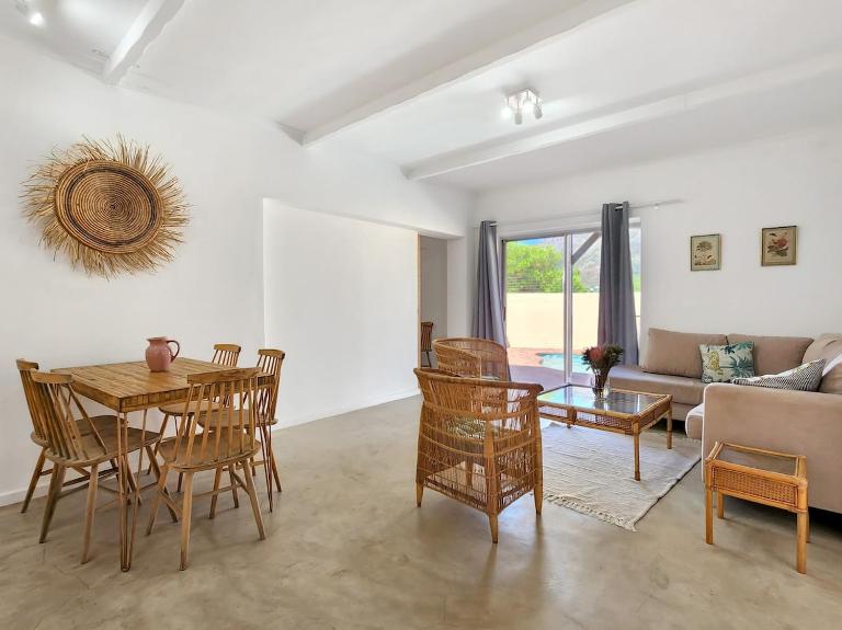 The Valley Escape - Spacious, Private Pool & Patio - B&B Hout Bay