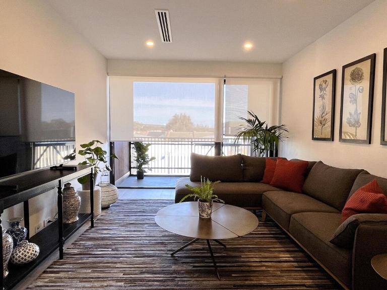 Stylish CBD Retreat with 3BR,3BA,Balcony,2 Parking - B&B Adelaida
