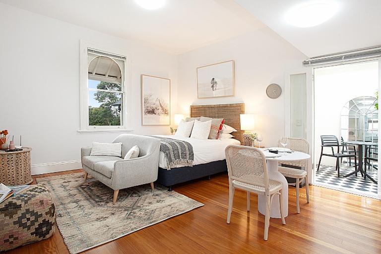 Modern and Cosy Inner West Apartment - Bed and Breakfast Sydney