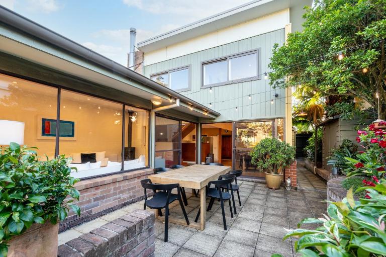 Delightful 4-Bed Home near Centennial Park - Bed and Breakfast Sydney