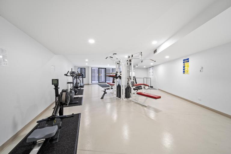 Inner-City 2-Bed with Parking, Pool, Gym & BBQ - Ferienwohnung Canberra