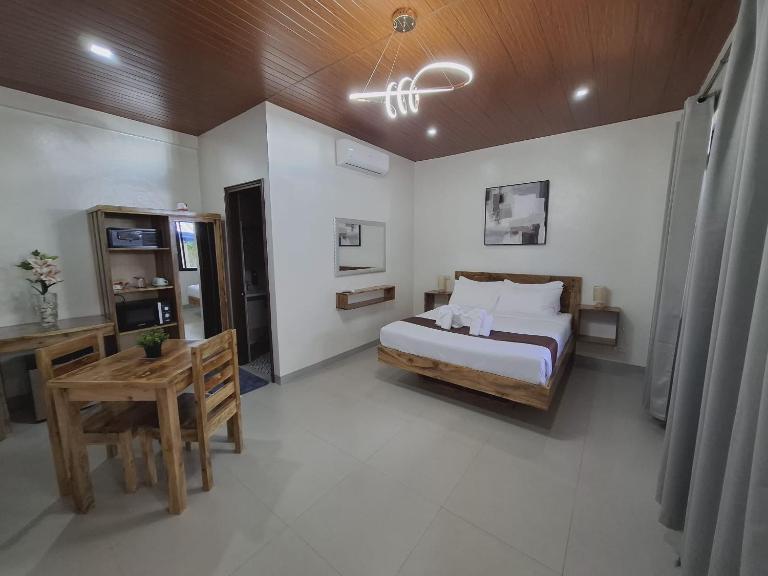 Emman's Guest House - B&B Anda
