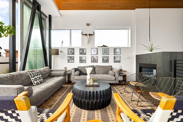 Hip Venice 5BR 4BA Home w Rooftop and Steps to the Beach - Bed and Breakfast Los Angeles