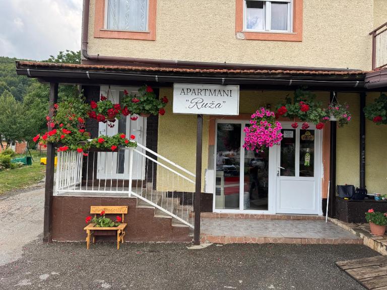 Apartmani Ruza - B&B Krasno Polje