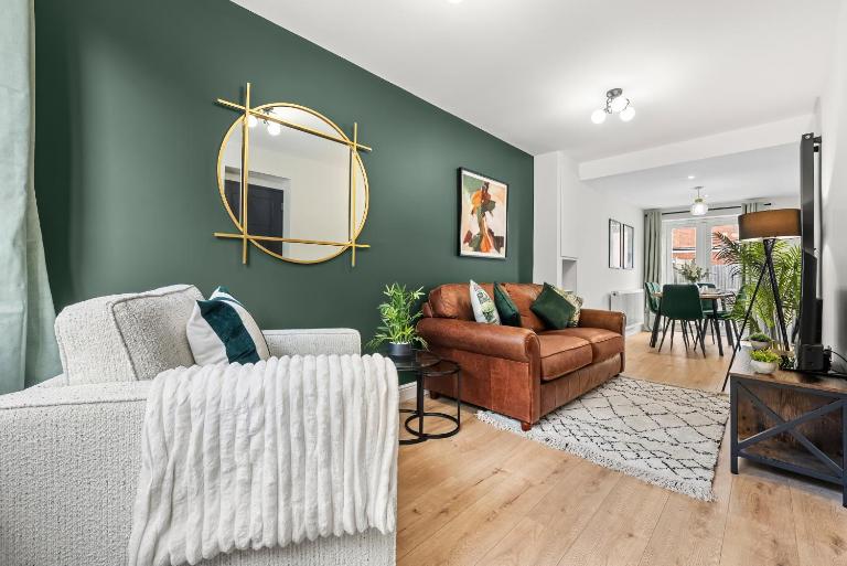 Modern 3-Bed Home, Super King Beds, Drive Parking - Ferienwohnung Birmingham
