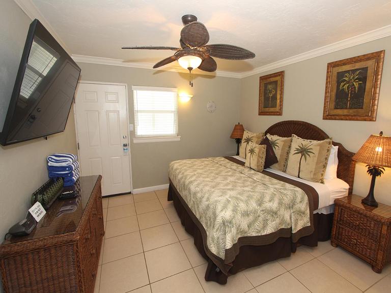 Silver Sands #251 - Bed and Breakfast Longboat Key