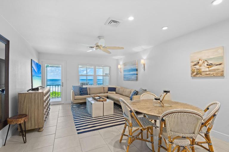 Outrigger Resort #8 - B&B Longboat Key