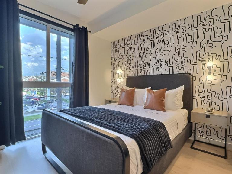 Urban Studio, Walk to UAB and Railroad Park - B&B Birmingham