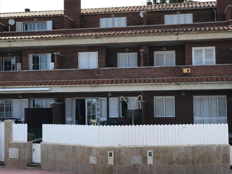 Casa unifamiliar en primera linea de mar - Chambres d'hôtes Creixell