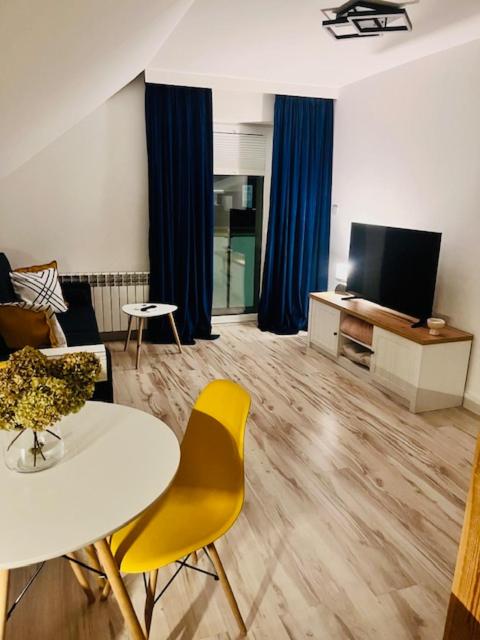 Apartament Studio Sasankowa z bezpłatnym parkingiem - Bed and Breakfast Ełk