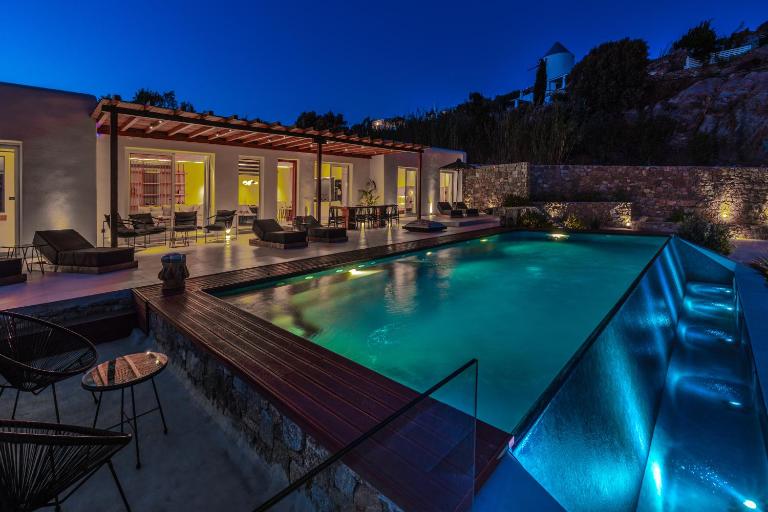 Elit Villa Psarou Heated Pool Jacuzzi - B&B Psarrou