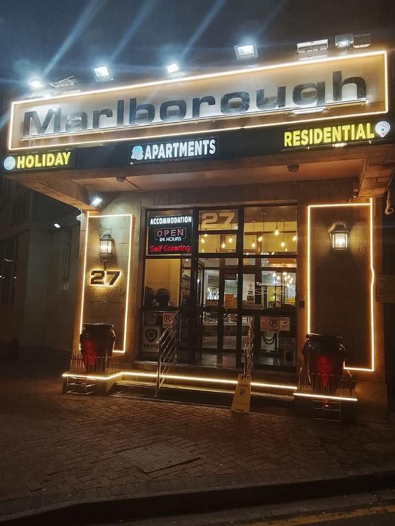Marlborough Durban Beachfront MarineParade Holiday Apartments on Golden mile - B&B Durban
