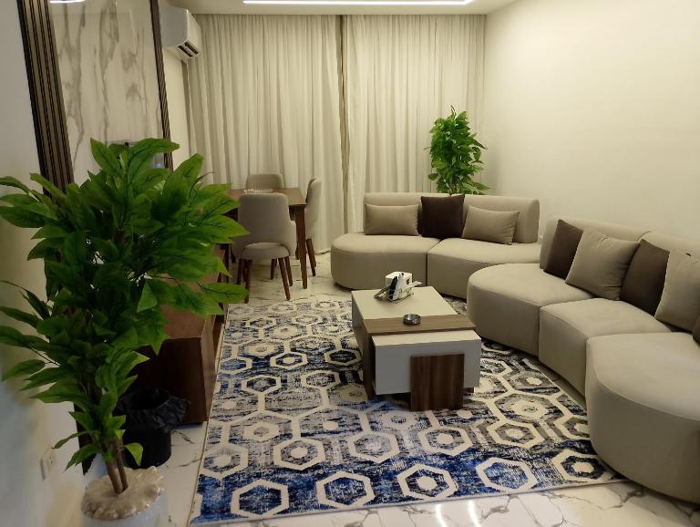 شقه فندقيه رائعه امام مول سيتى ستارز - Chambres d'hôtes Le Caire