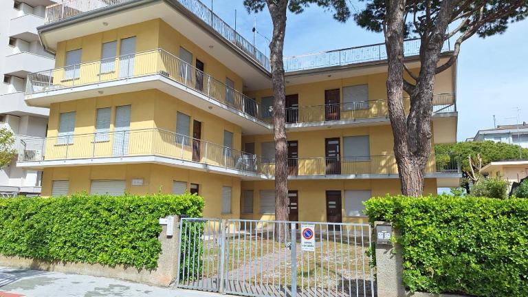 VILLA MARINA 3 CAMERE 2 BAGNI solo per famiglie PIAZZA NEMBER - Chambres d'hôtes Lido di Jesolo