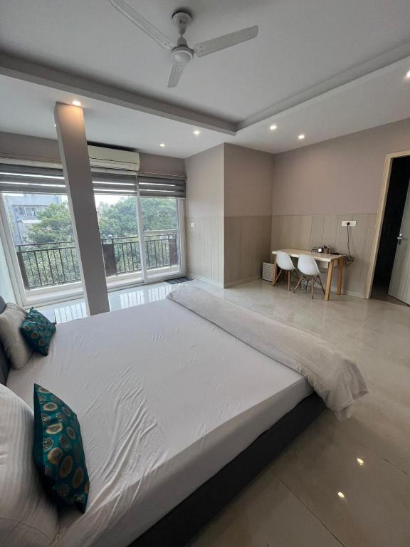 Luxurious and Peaceful 2 Bed Flat Family-Friendly - Chambres d'hôtes New Delhi