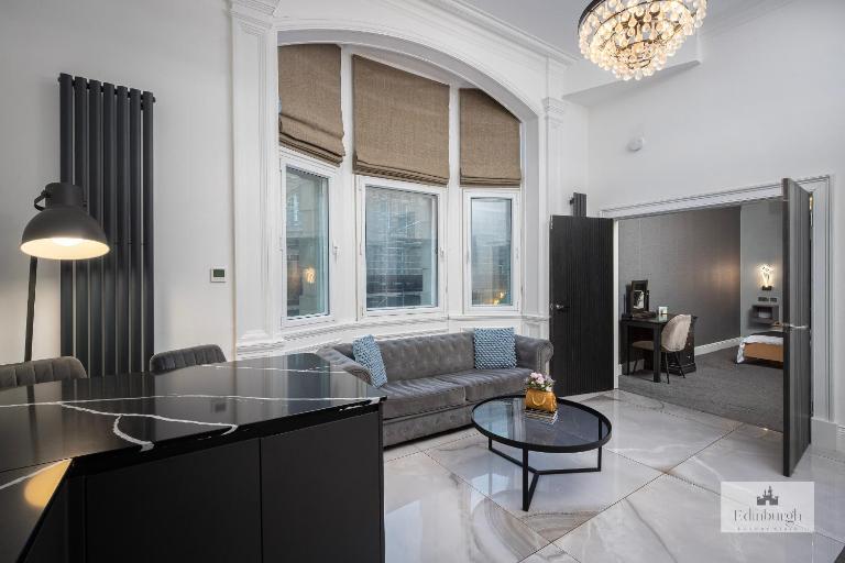 Luxury 2BR Apartment On Royal Mile - B&B Edimburgo