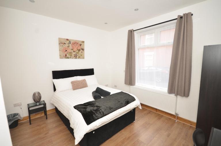 JMG HOUSE - Quality Rooms - Chambres d'hôtes West Bromwich