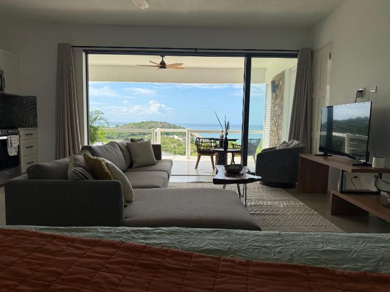 Dove at Galley Bay View - B&B Five Islands Village