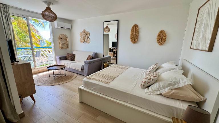 Studio Ti Baldi vue mer équipé d'une cuve - B&B Saint-François