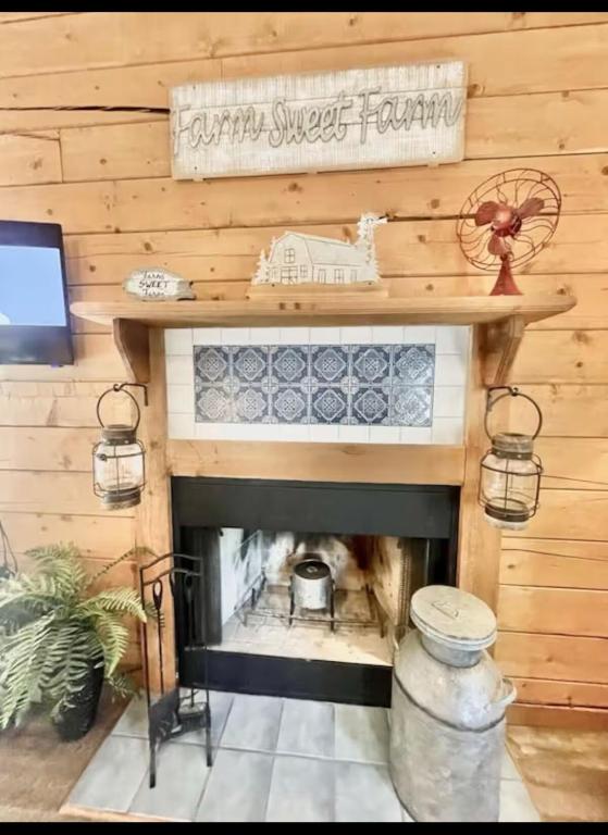 Cozy Rustic Cabin! 3 miles from the strip! - Ferienwohnung Branson