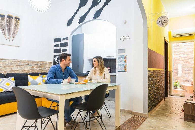 La Casa di Ryan - Intera Casa - Policlinico e Cittadella - Tra Cagliari, Mare & Aeroporto - B&B Monserrato