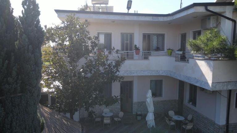 Summer House - Room for 5 people in 2nd Floor - Chambres d'hôtes Velipojë