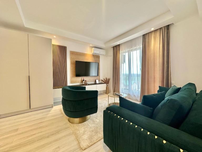 Aurora Premium Cosmopolis - Ferienwohnung Tunari